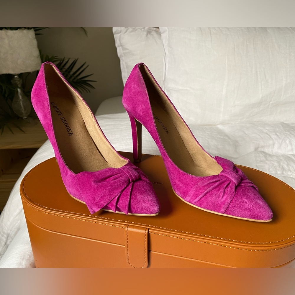 Hot pink Audrey Brooke heals